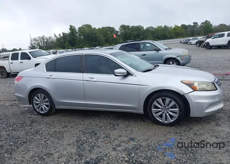 2011 Honda Accord 2.4 Ex-L z USA, uszkodzony, nr VIN 1HGCP2F87BA033335